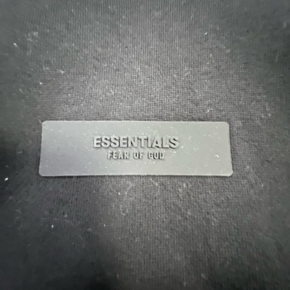 NWT ESSENTIALS Fear of God Black Hoodie sz Medium - Picture 2 of 7